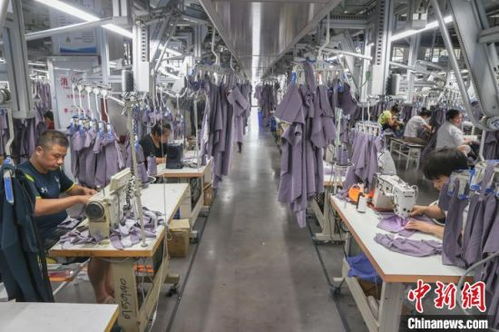 江西南昌 針織服裝企業(yè)趕制忙